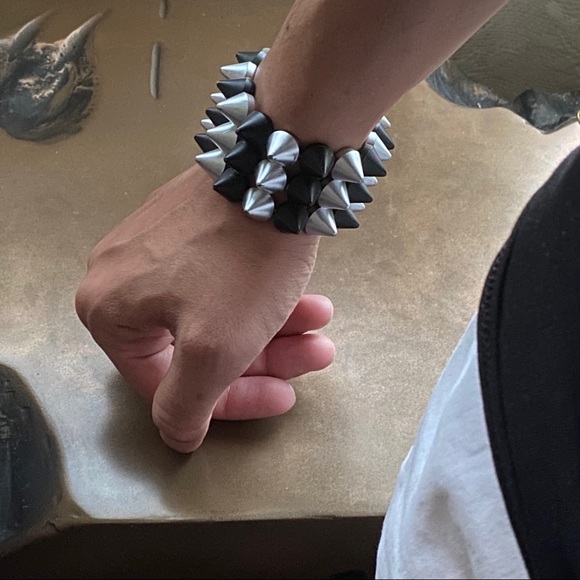 Spikes Studded Punk Bracelet Silver Black gothic - Picture 7 of 8
